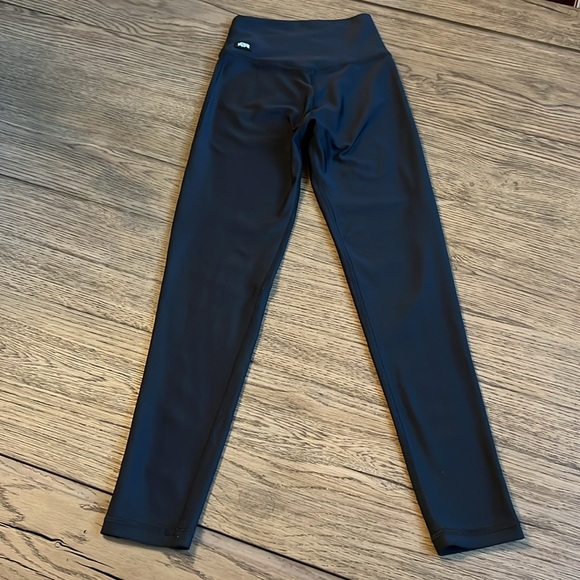 Tiger Friday Hot Cross Leggings - Picture 6 of 10